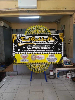 Papan Bunga di Jalan Raya Cikarang