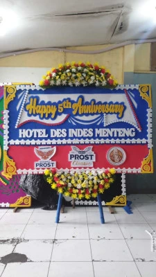 Papan Bunga di Jalan Raya Cikarang