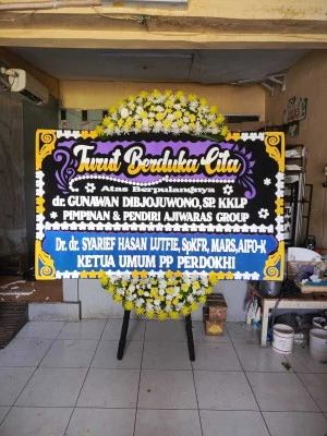 Papan Bunga di Jalan Raya Cikarang